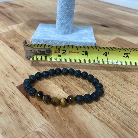 Lava rock diffuser bracelet with tigers eye beads - Picture 6 of 6